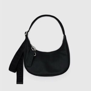BAGGU: Black Small Recycled Leather Crescent Bag🖤